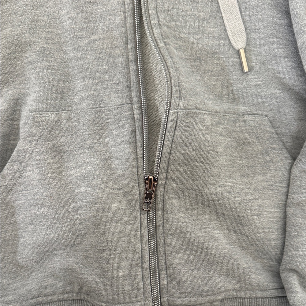 ALO Yoga Light Gray Zip-Up Hoodie Sweater - Picture 2 of 4